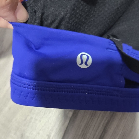 Lululemon It's Getting Hot in Here Bra Size 8 Blue - Picture 6 of 15